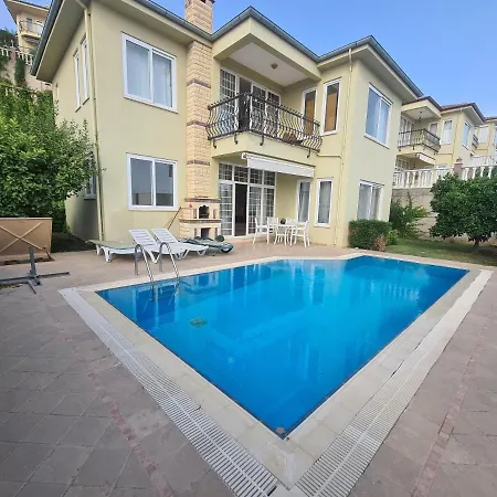 Gold Apartment *