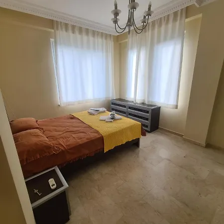 Apartment Gold
